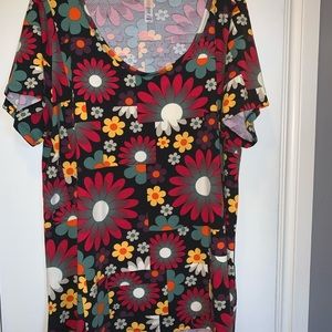 Lularoe classic tee